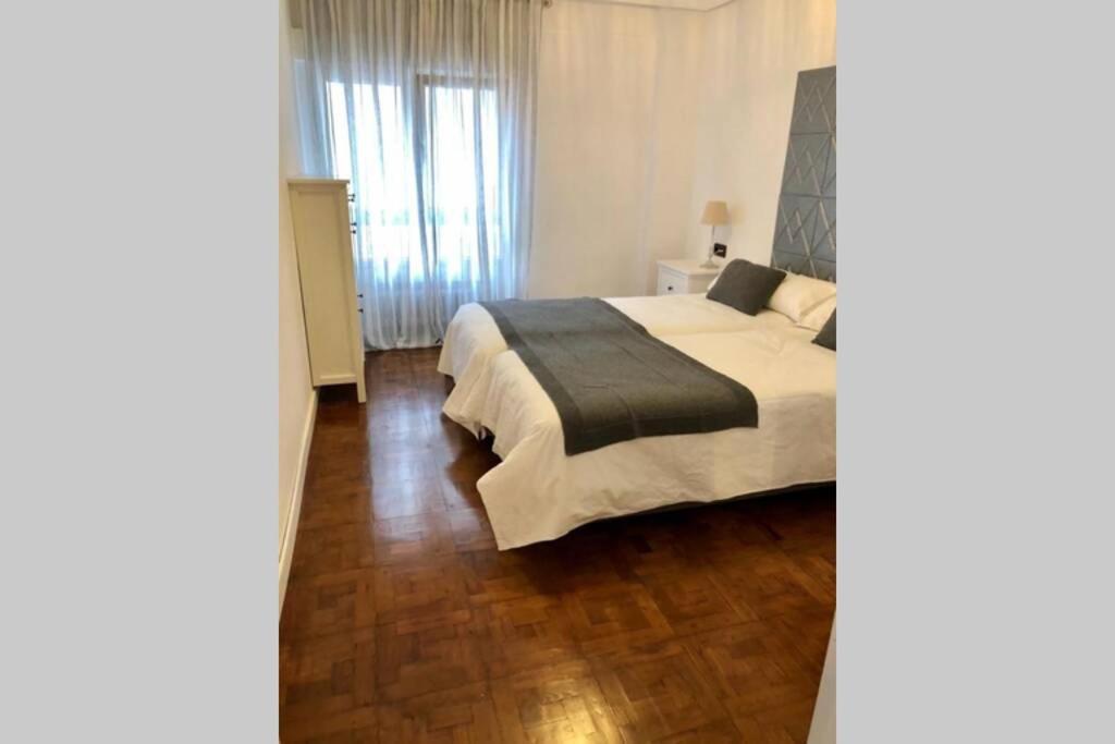 Ferienwohnung Piso En El Centro De Oviédo Exterior foto